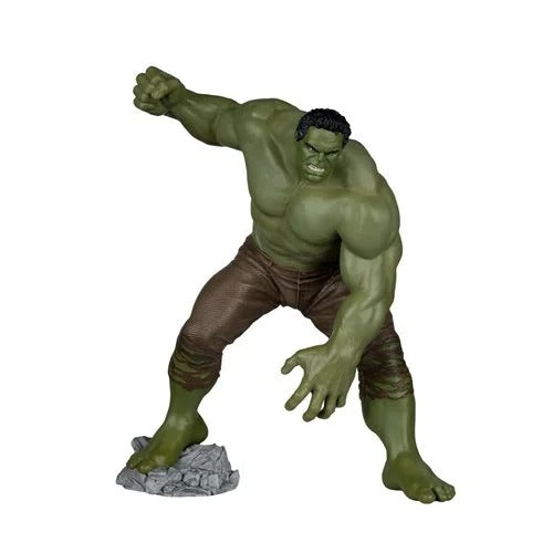 Marvel Rivals Spider-Man: Brand New Day Hulk 1:6 Scale Posed Figure with Scene and Comic
