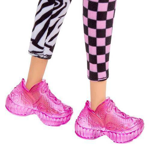 Barbie Fashionista - by Mattel | Buy at ToyShnip