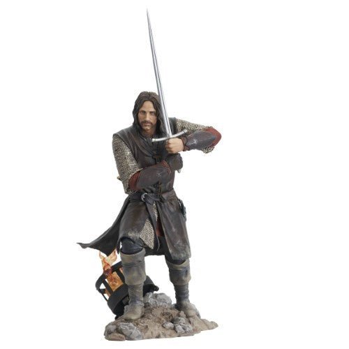 Lord of the Rings Gallery Aragorn PVC Diorama - by Diamond Select | Buy at ToyShnip